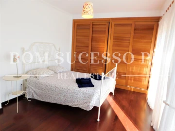 Moradia T4 para Venda em Vau