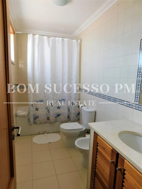 Moradia T4 para Venda em Vau