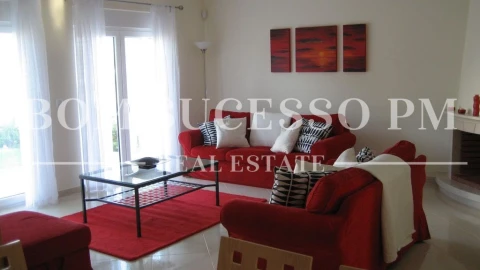 Moradia T4 para Venda em Vau