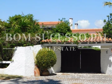 Moradia T5 para Venda em Vau