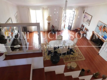 Moradia T5 para Venda em Vau