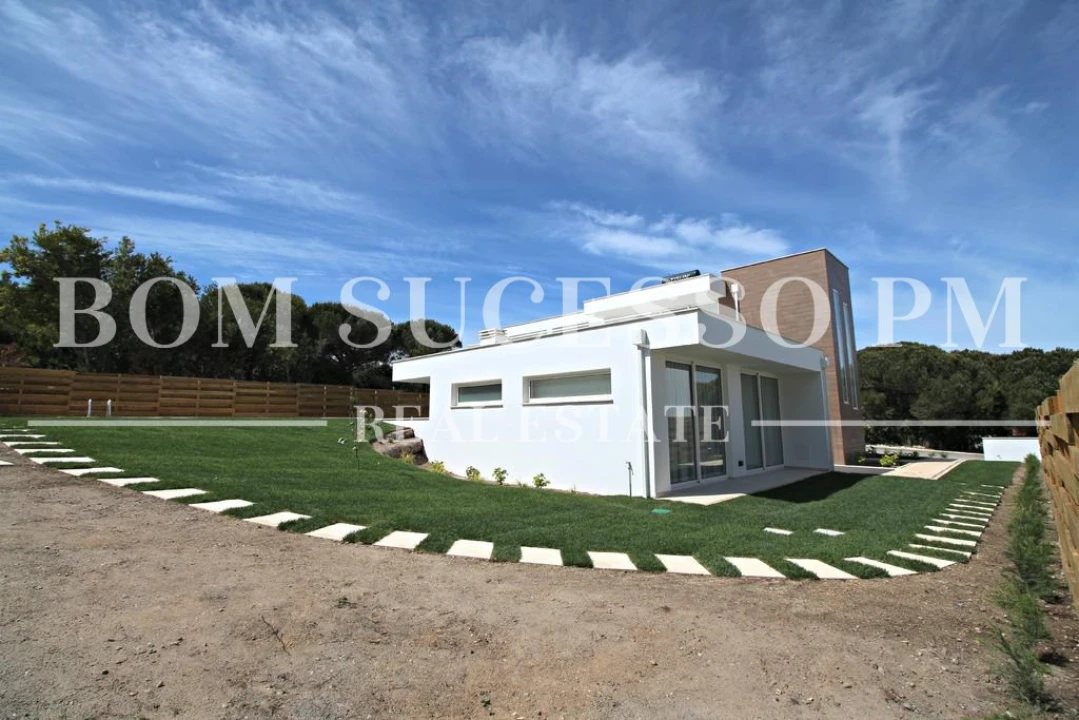 Moradia T4 para Venda em Vau Foto 8
