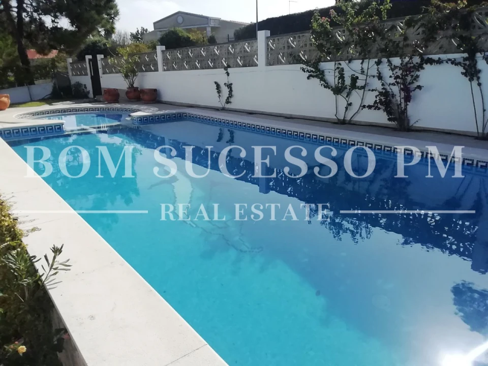 Moradia T4 para Venda em Vau Foto 18