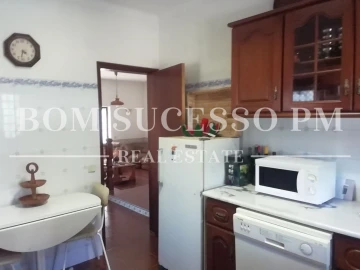 Moradia T4 para Venda em Vau