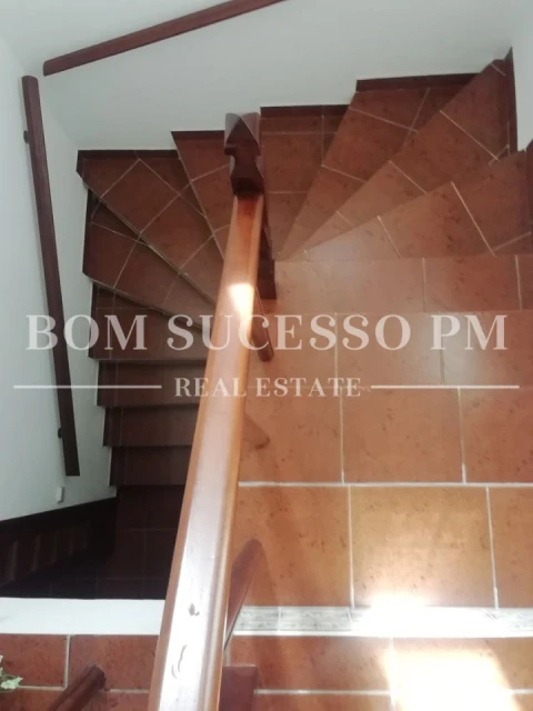 Moradia T4 para Venda em Vau