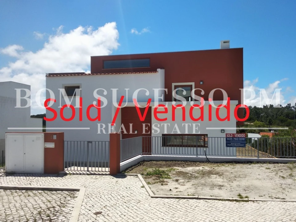 Moradia T3 para Venda em Vau Foto 1