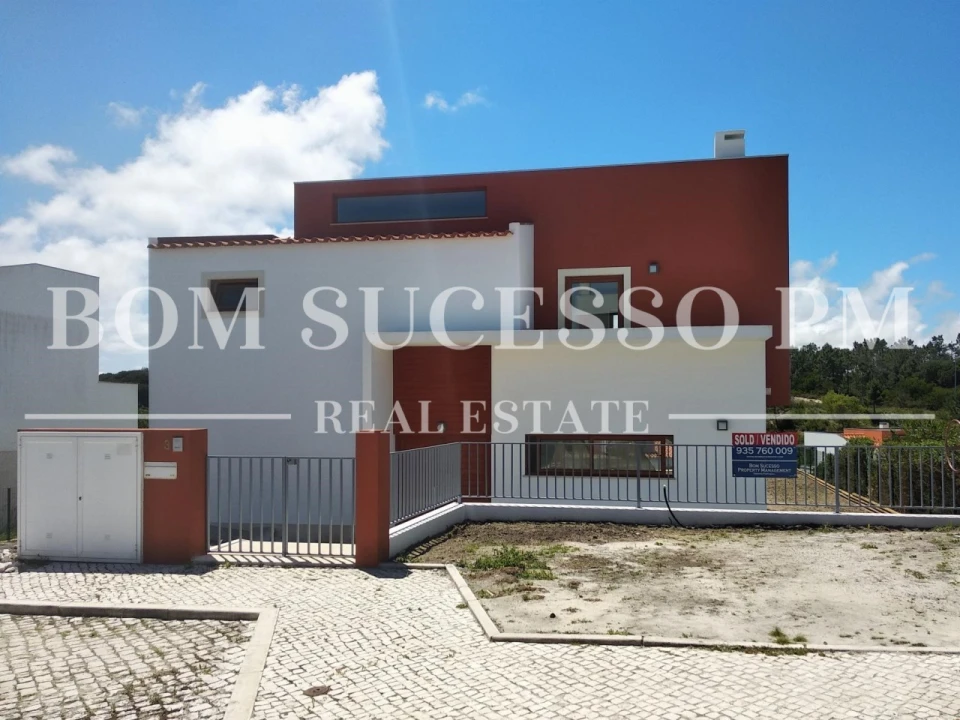 Moradia T3 para Venda em Vau Foto 3