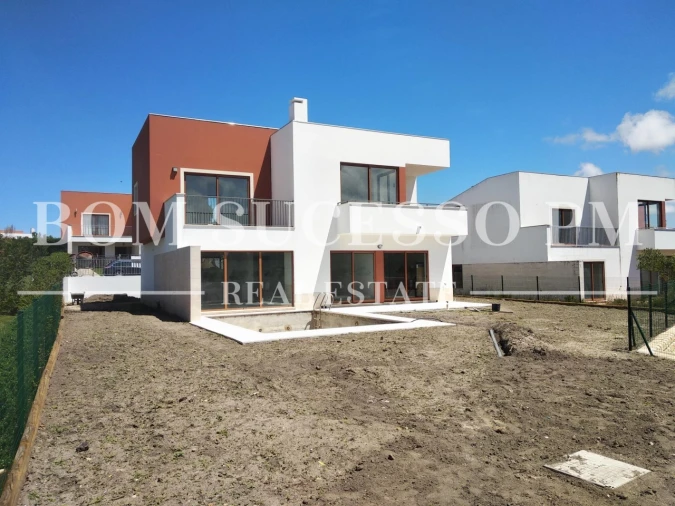 Moradia T3 para Venda em Vau Foto 2