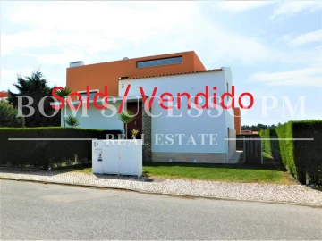 Moradia T3 para Venda em Vau
