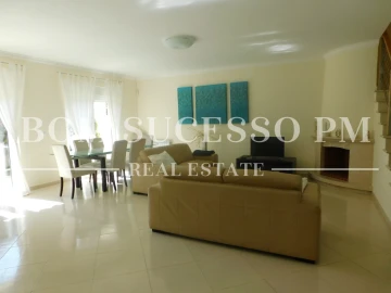 Moradia T4 para Venda em Vau
