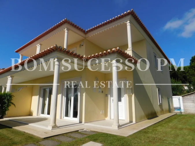 Moradia T4 para Venda em Vau Foto 2