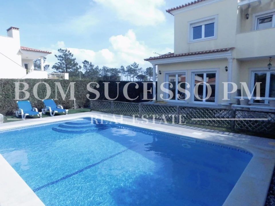 Moradia T4 para Venda em Vau Foto 2