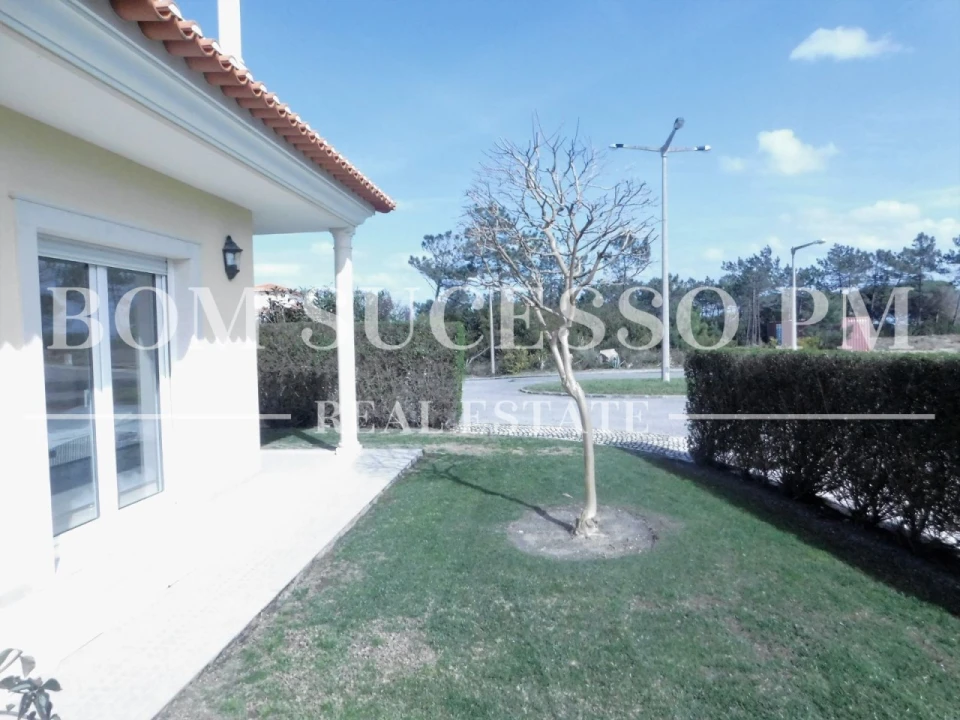 Moradia T4 para Venda em Vau Foto 4