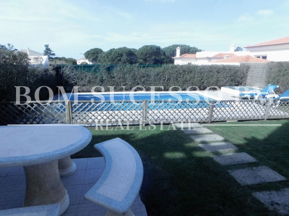 Moradia T4 para Venda em Vau Foto 5