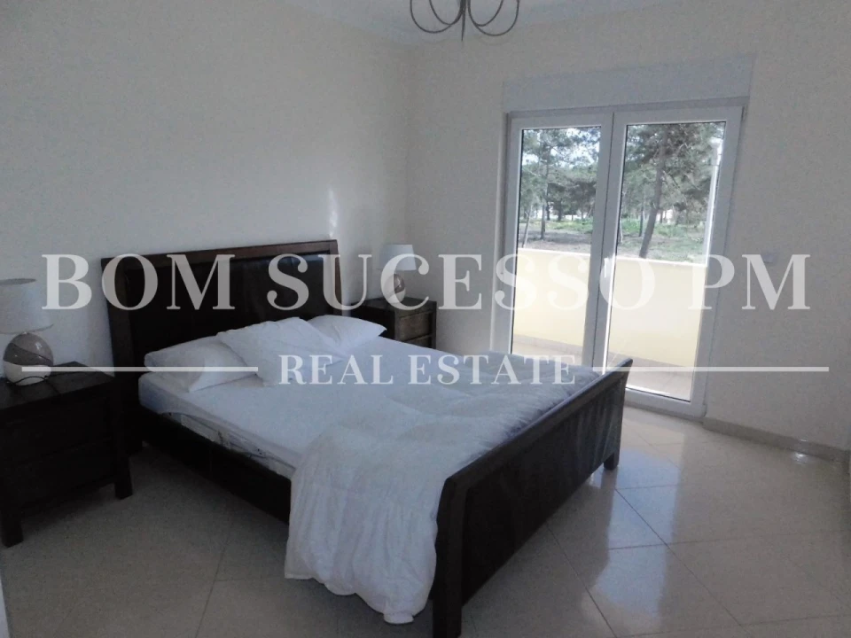 Moradia T4 para Venda em Vau Foto 11