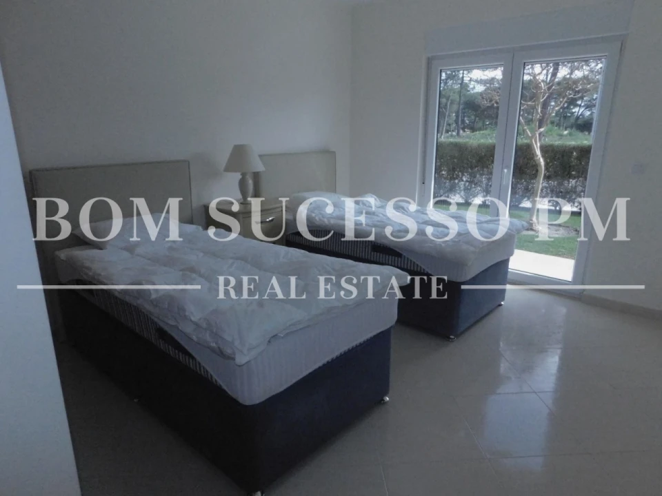 Moradia T4 para Venda em Vau Foto 13