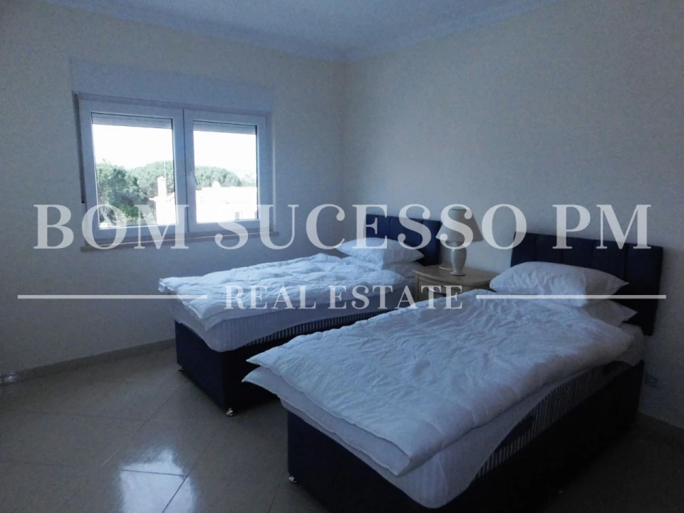 Moradia T4 para Venda em Vau Foto 16