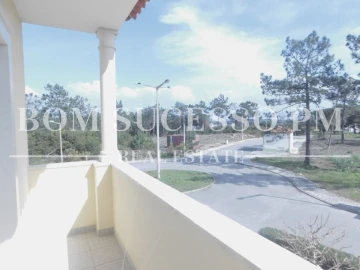 Moradia T4 para Venda em Vau