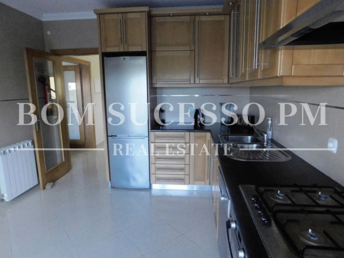 Moradia T4 para Venda em Vau Foto 8