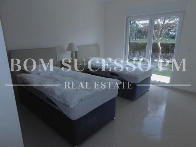 Moradia T4 para Venda em Vau Foto 13