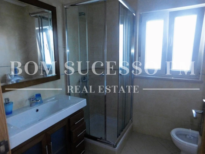 Moradia T4 para Venda em Vau Foto 14