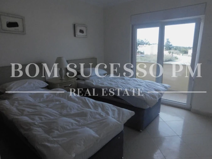 Moradia T4 para Venda em Vau Foto 17