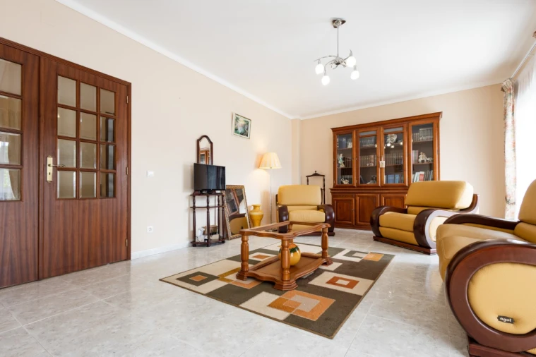 Moradia T4 para Venda em Lavos Foto 4