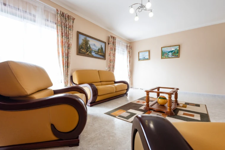 Moradia T4 para Venda em Lavos Foto 5