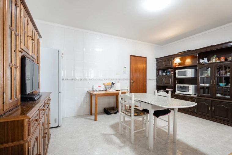 Moradia T4 para Venda em Lavos Foto 7