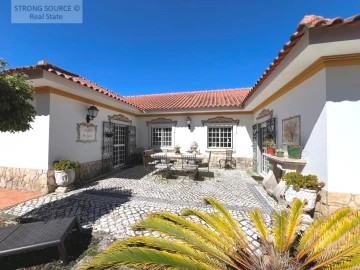 Moradia T5 para Venda em Sesimbra (Castelo)