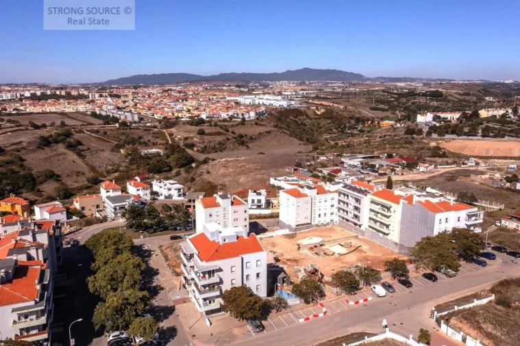 Terreno P/ Prédio para Venda em Porto Salvo Foto 1