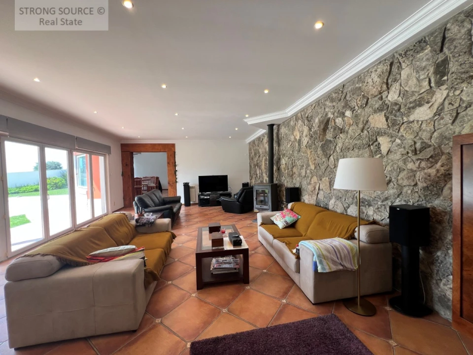 Moradia T6 para Venda em Miragaia e Marteleira Foto 16