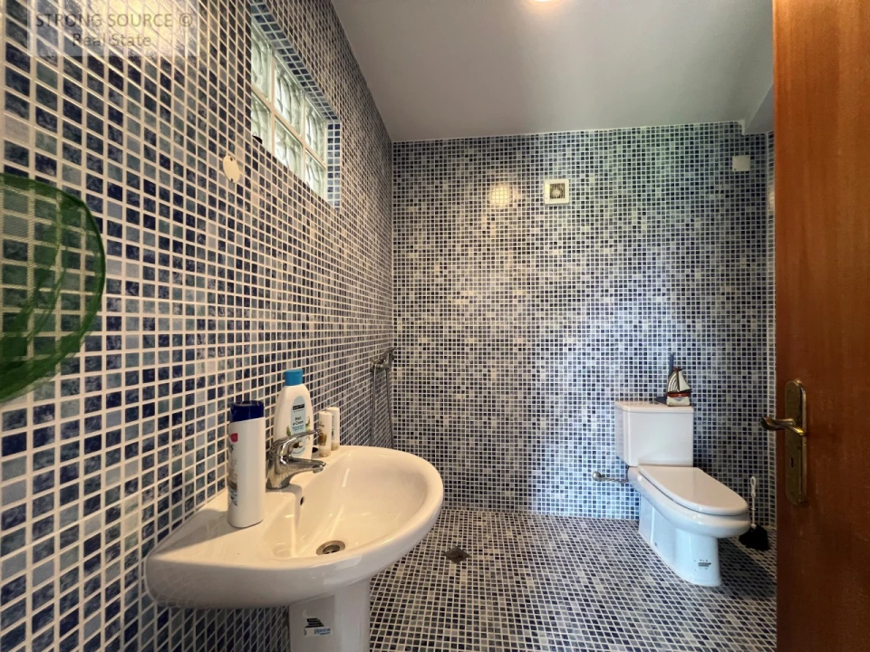 Moradia T6 para Venda em Miragaia e Marteleira Foto 44