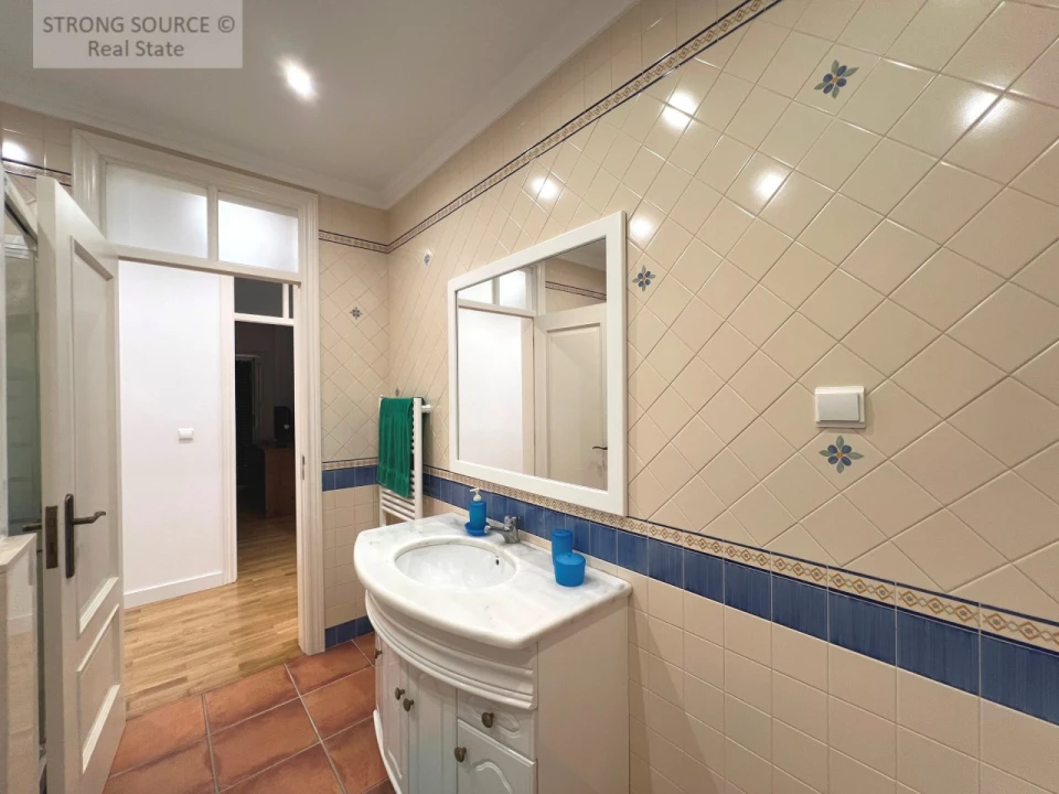 Moradia T6 para Venda em Miragaia e Marteleira Foto 63