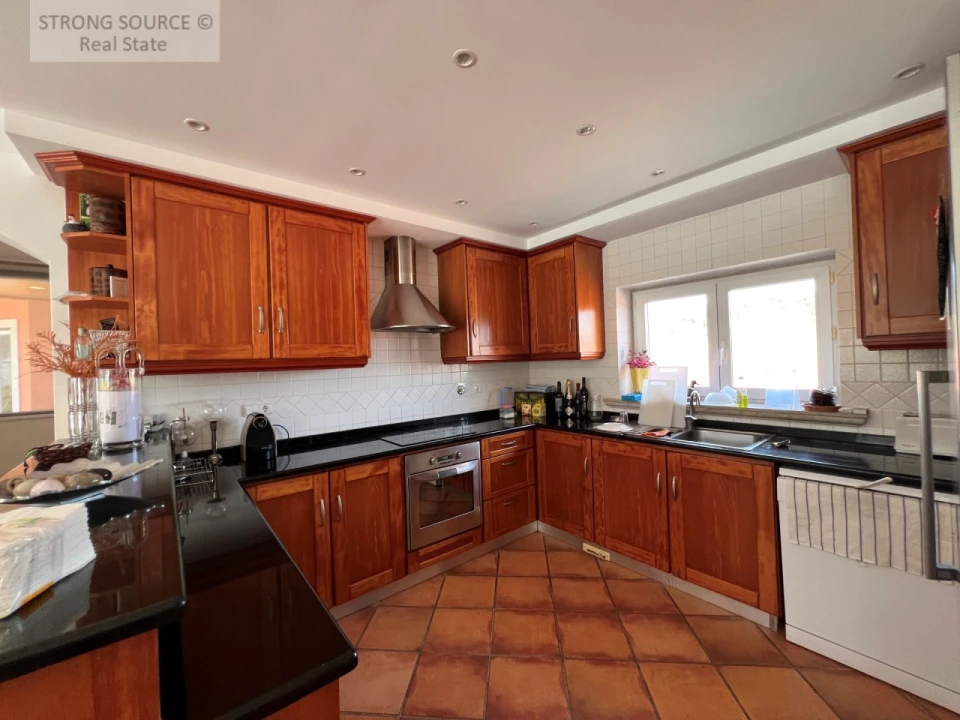 Moradia T6 para Venda em Miragaia e Marteleira Foto 28