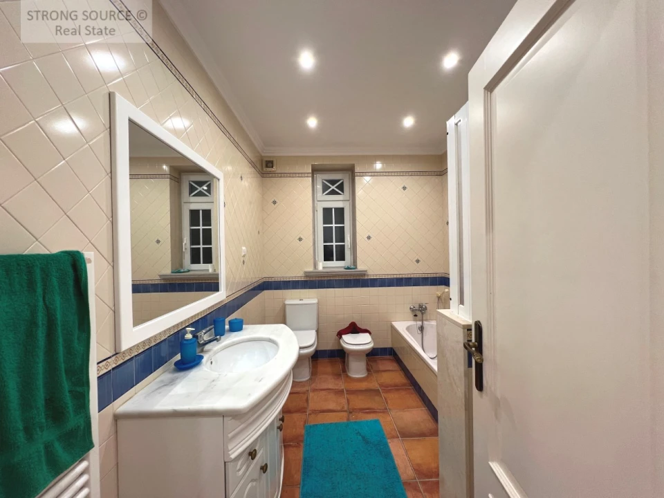 Moradia T6 para Venda em Miragaia e Marteleira Foto 60