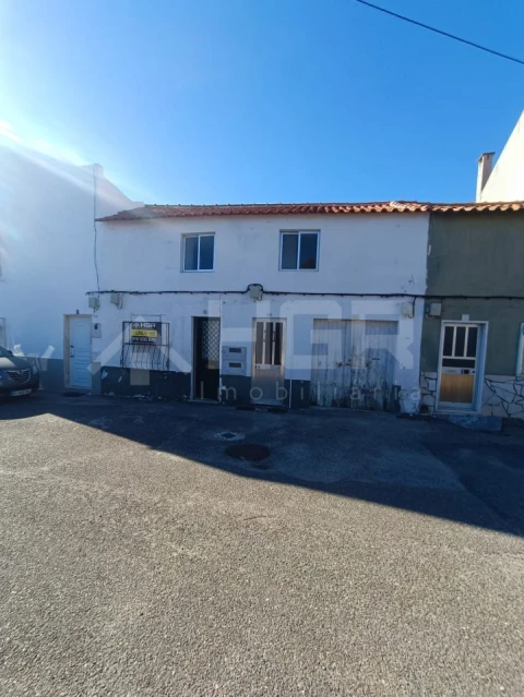 Moradia T3 para Venda em Marvila, Ribeira Santarém, São Salvador, São Nicolau