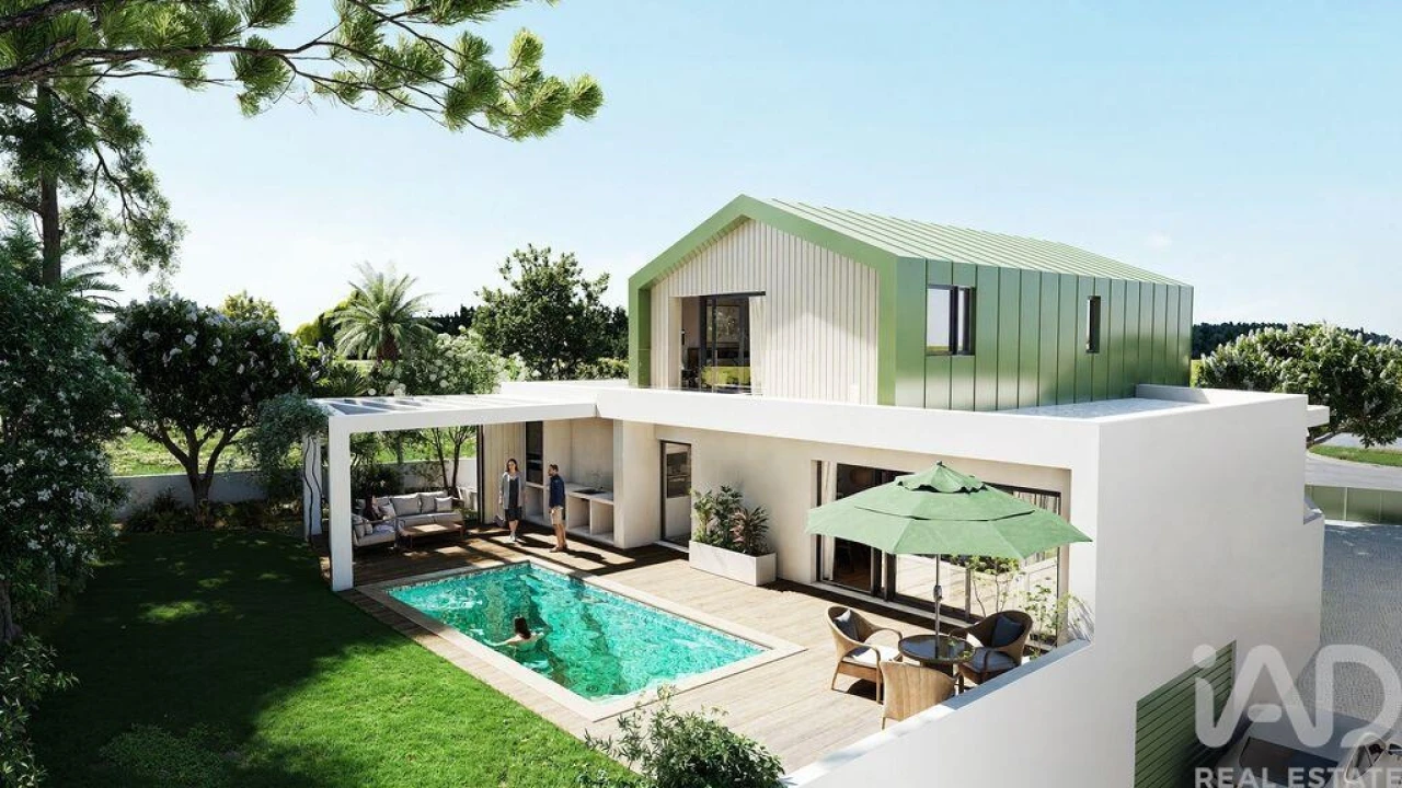 Moradia T4 para Venda em Santa Maria, São Pedro e Sobral da Lagoa Foto 1