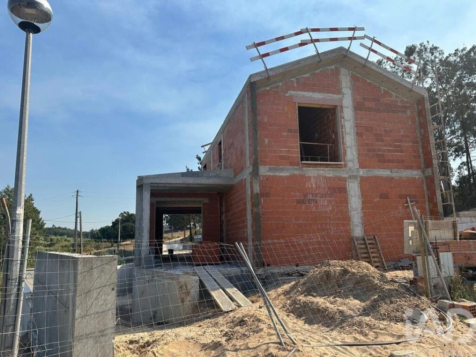 Moradia T4 para Venda em Santa Maria, São Pedro e Sobral da Lagoa Foto 7