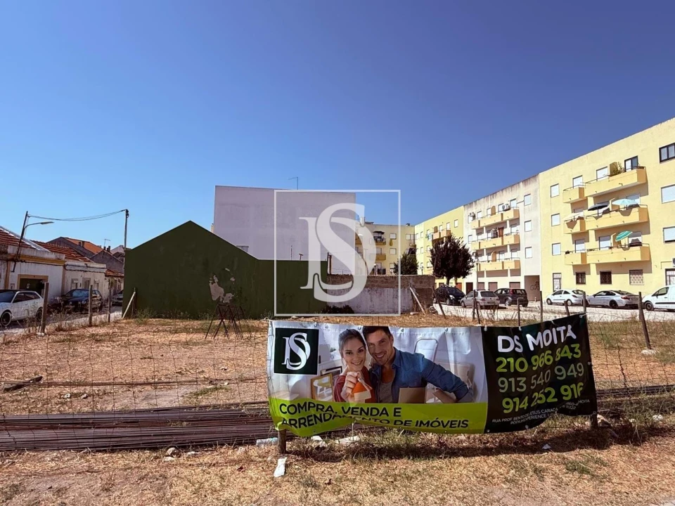 Terreno para Venda em Moita Foto 1