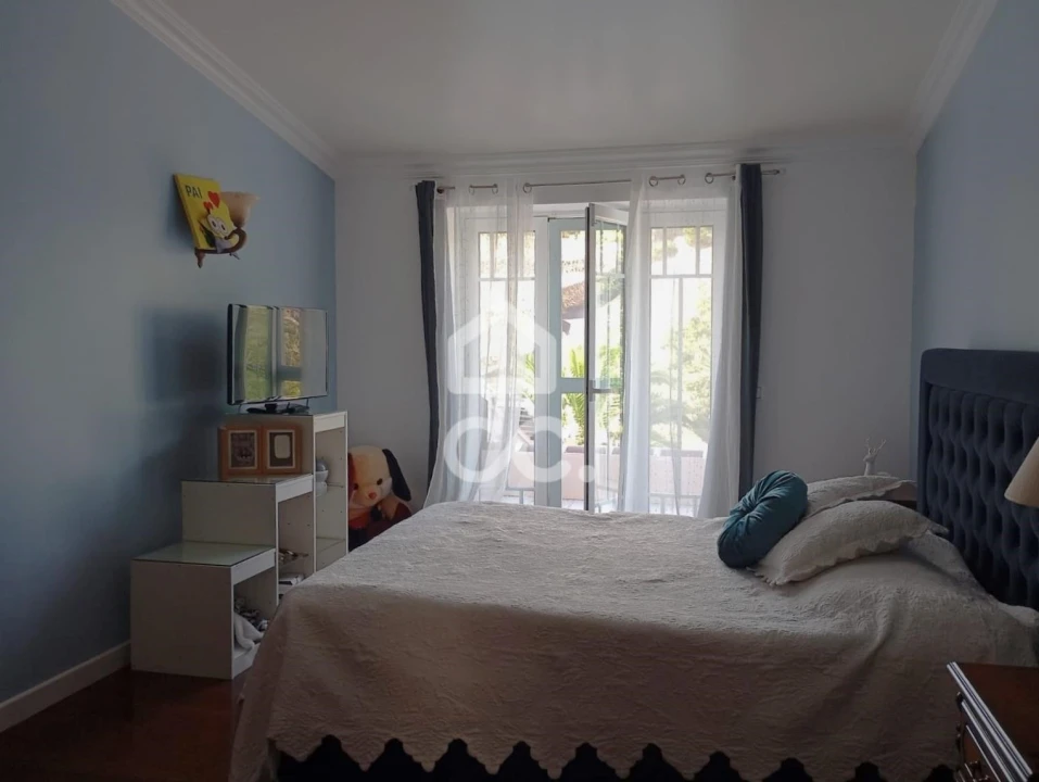 Moradia T4 para Venda em Feteira Foto 12