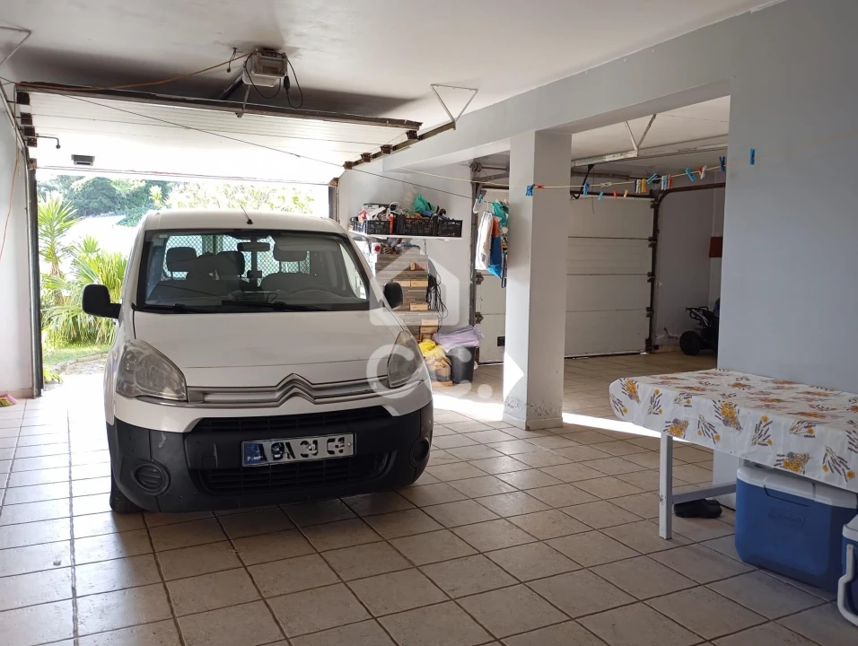 Moradia T4 para Venda em Feteira Foto 20