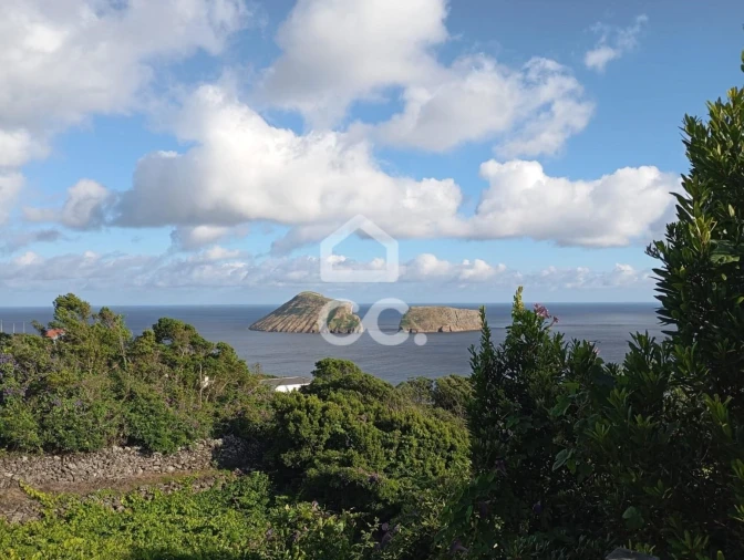 Moradia T4 para Venda em Feteira Foto 5