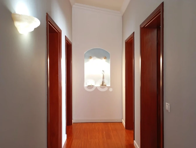 Moradia T4 para Venda em Feteira Foto 11