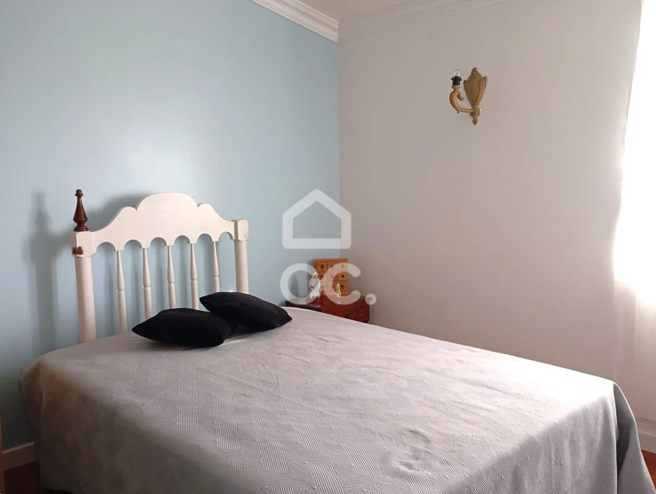 Moradia T4 para Venda em Feteira Foto 14