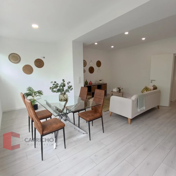 Apartamento T3 para Venda em Benfica Foto 1