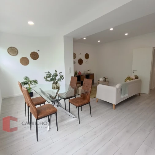 Apartamento T3 para Venda em Benfica Foto 1