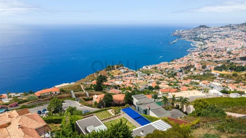 Moradia T4 para Venda em São Gonçalo