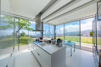 Moradia T4 para Venda em São Gonçalo