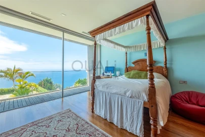 Moradia T4 para Venda em São Gonçalo